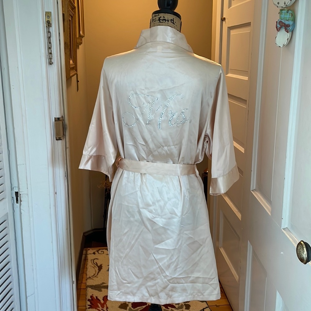 Bride to be Mrs gorgeous robe